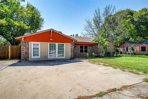 2728 Foxcroft Circle, Denton, TX 76209