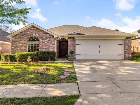 741 FOX RUN Trail, Saginaw, TX 76179