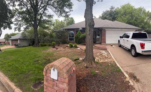 10219 Gray Oak Lane, Fort Worth, TX 76108
