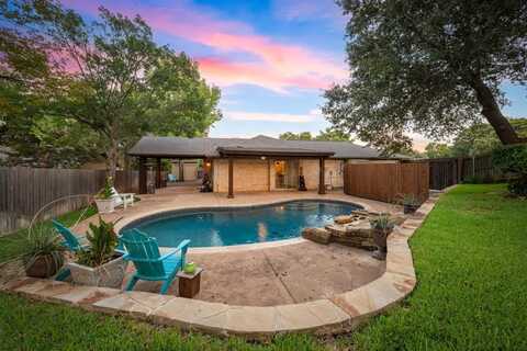 902 Elmwood Court, Euless, TX 76039