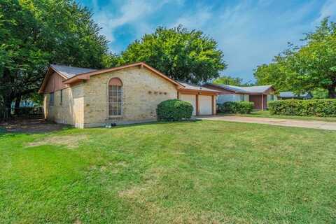 6912 Alma Street, Forest Hill, TX 76140
