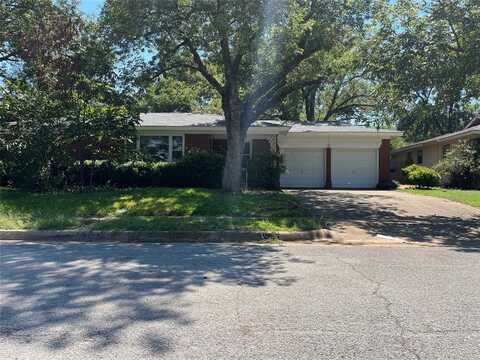 6824 Jewell Avenue, Fort Worth, TX 76112