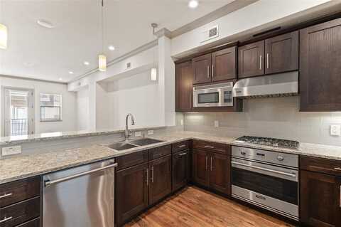 1021 Pavillion Street, Dallas, TX 75204