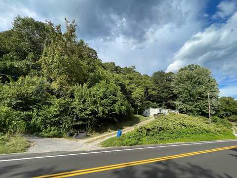 6463 E Dupont Avenue, Glasgow, WV 25086