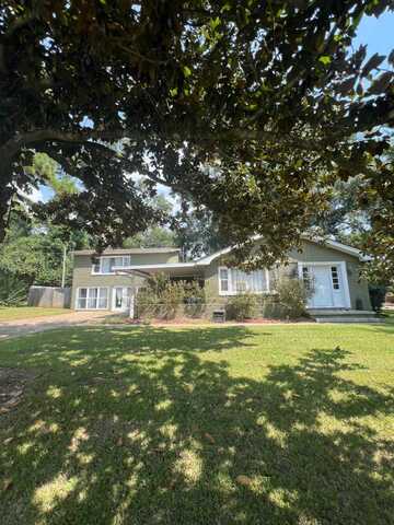 1717 Robinson St, Natchez, MS 39120