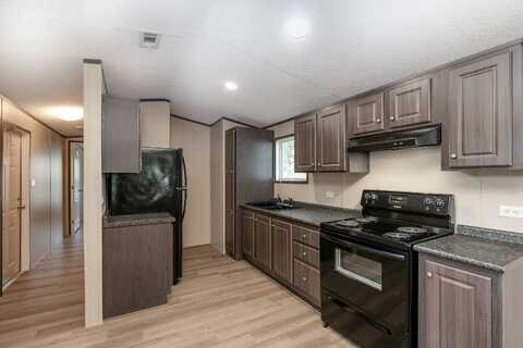 1001 E. MacArthur Rd., Wichita, KS 67216