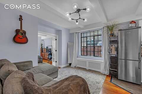 320 East 42nd Street, New York, NY 10017