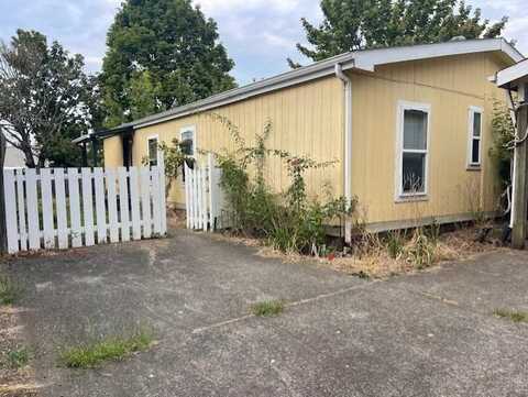 1111 SE 3RD AVE, CANBY, OR 97013