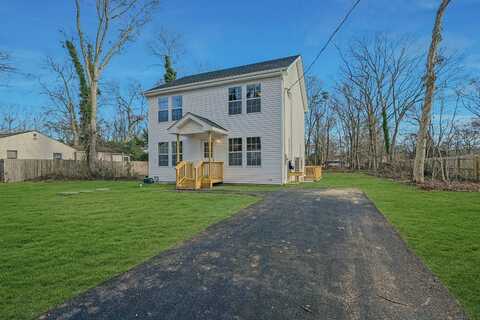 407 Floyd Road S, Shirley, NY 11967