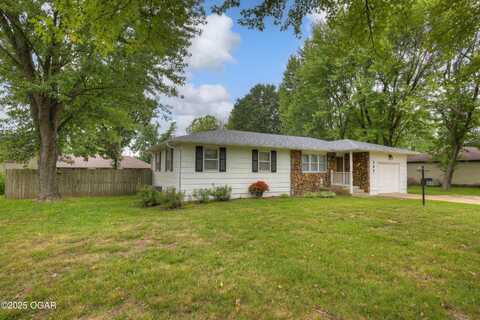 121 Circle Drive, Monett, MO 65708