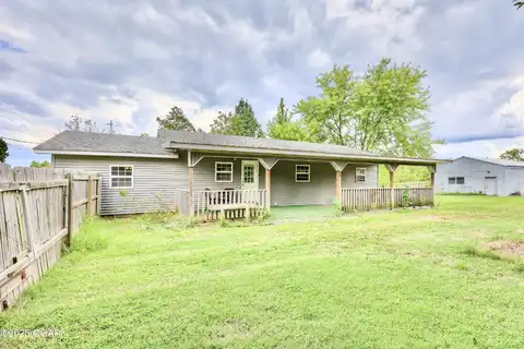 2400 S Kenser Road, Joplin, MO 64804