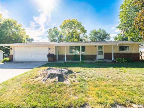 603 S LINDEN Street, Delavan, IL 61734