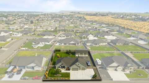 12013 Blackfoot Dr., Pasco, WA 99301
