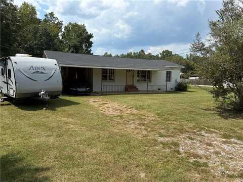 135 Lakeview Drive, Smiths Station, AL 36877