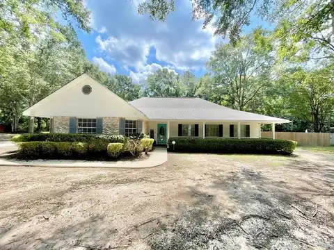 6016 Angler Dr, Picayune, MS 39466