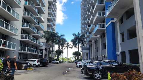 5091 NW 7th St, Miami, FL 33126