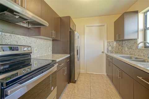 5720 SW 26th St, West Park, FL 33023