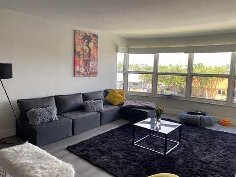 3031 NE 51st St, Fort Lauderdale, FL 33308