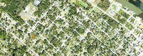 235 11th St, Apalachicola, FL 32320