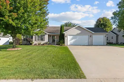 W5862 GERANIUM Drive, APPLETON, WI 54915