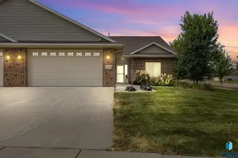 2601 E Whisper Trl, Sioux Falls, SD 57108