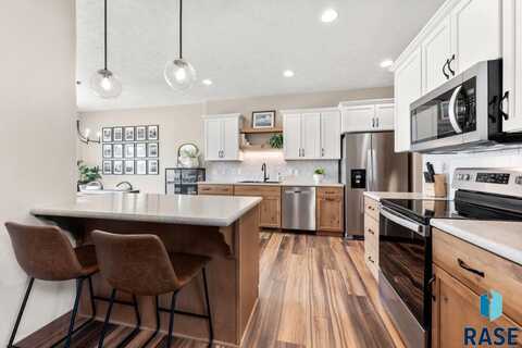 5303 E 67th St, Sioux Falls, SD 57108