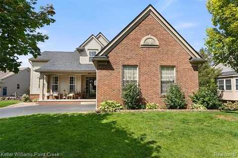 892 W Peninsula Court, Oxford, MI 48371