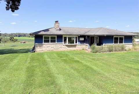 8494 Marsh Road, Plainwell, MI 49080
