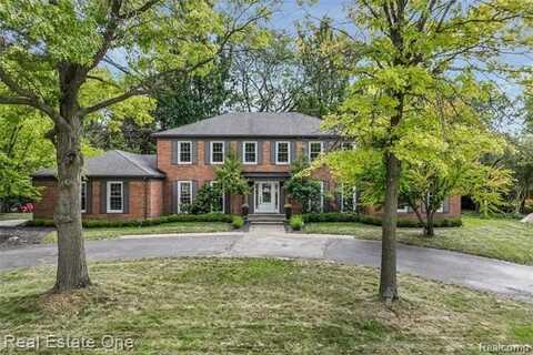 1987 Hunters Ridge Drive, Bloomfield Hills, MI 48304
