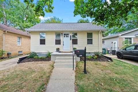 2330 McDowell Street, Fenton, MI 48220