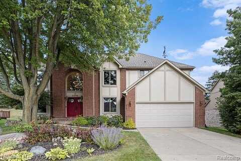 2076 Reagan Drive, Rochester Hills, MI 48309