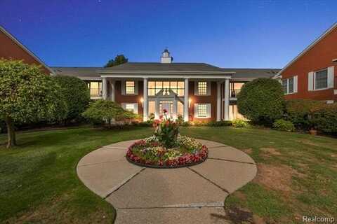 19710 W 13 Mile Road, Beverly Hills, MI 48025