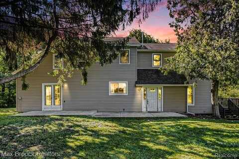 7147 Mabley Hill Road, Fenton, MI 48430