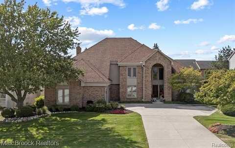 6612 Stonebridge E, West Bloomfield, MI 48322