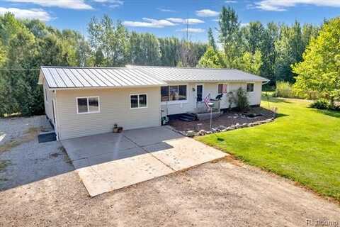 15545 Almont Road, Allenton, MI 48002