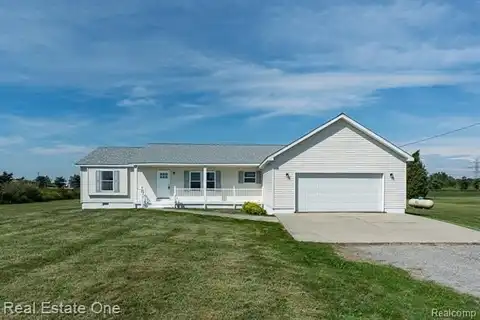 10185 N Genesee Road, Mount Morris, MI 48458