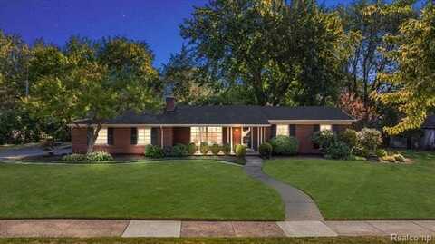 125 S Cranbrook Cross Road, Bloomfield Hills, MI 48301