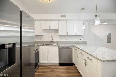 423 PINE Avenue, Newport News, VA 23607