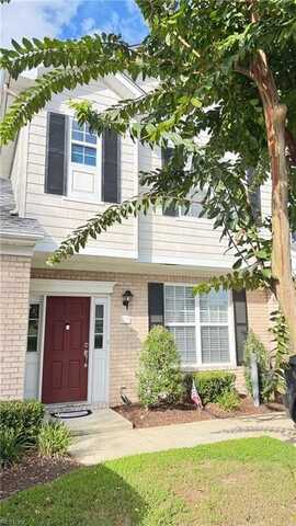 1554 LONG PARISH Way, Chesapeake, VA 23320