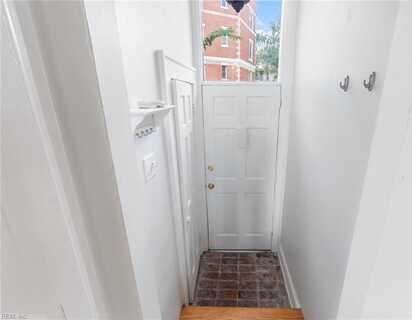 407 Warren Crescent, Norfolk, VA 23507