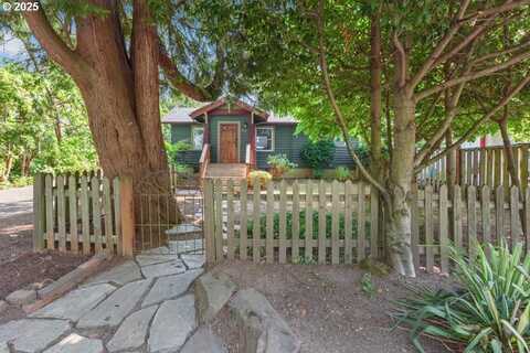 7404 SW 53RD AVE, Portland, OR 97219