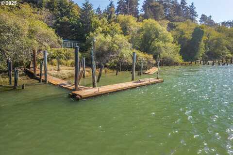 57669 PARKERSBURG RD, Bandon, OR 97411