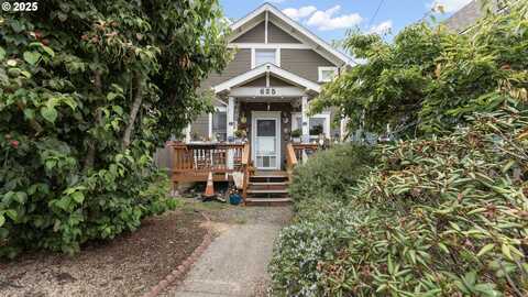 625 S 9TH ST, Coos Bay, OR 97420
