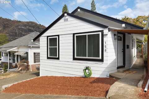 158 SE HOUCK AVE, Roseburg, OR 97470