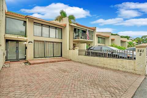714 E Coco Plum Circle, Plantation, FL 33324