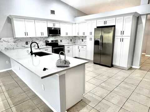 8065 99th Court, Vero Beach, FL 32967