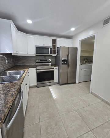 10710 La Placida Drive, Coral Springs, FL 33065