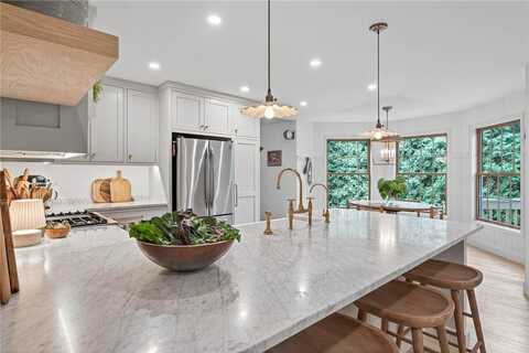 495 Harbor Court, Shoreview, MN 55126