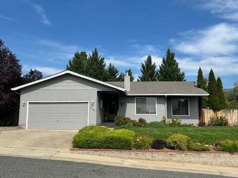 816 South Street, Yreka, CA 96097