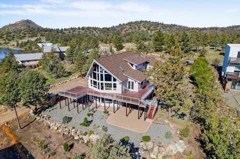 15516 Valley View Dr, Weed, CA 96094